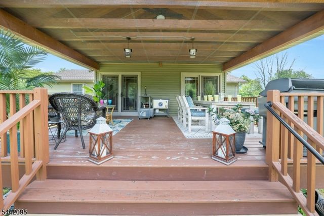 4 Northbrae Dr, Rockaway Twp., NJ 07005