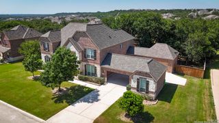 573 BARDEN PKWY, Castroville, TX 78009