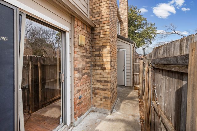 1101 Brighton Drive C, Arlington, TX 76012