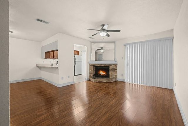 1101 Brighton Drive C, Arlington, TX 76012