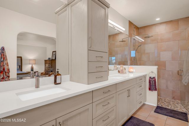 1420 W Cool Breeze Court, Oro Valley, AZ 85737