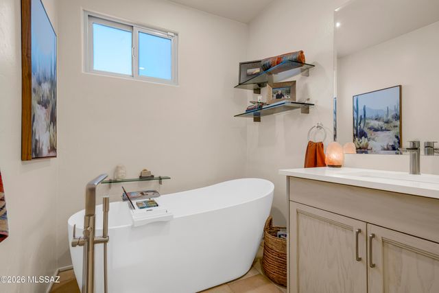 1420 W Cool Breeze Court, Oro Valley, AZ 85737