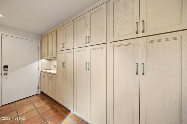 1420 W Cool Breeze Court, Oro Valley, AZ 85737