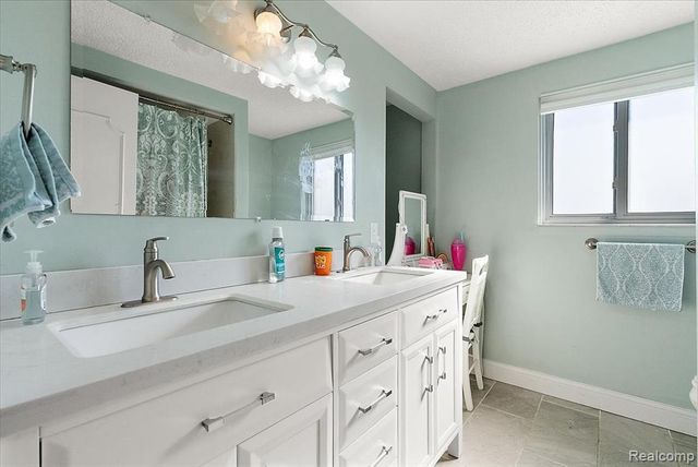 46636 E Oakwood Drive 55, Macomb, MI 48044