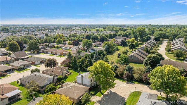 46636 E Oakwood Drive 55, Macomb, MI 48044
