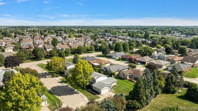 46636 E Oakwood Drive 55, Macomb, MI 48044