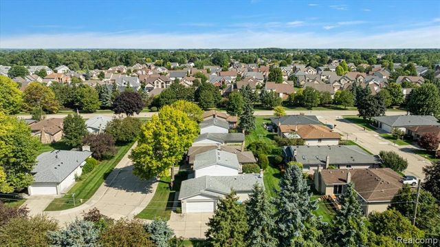 46636 E Oakwood Drive 55, Macomb, MI 48044