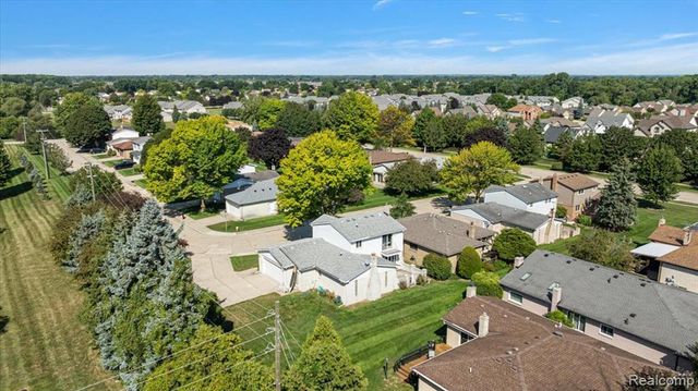 46636 E Oakwood Drive 55, Macomb, MI 48044