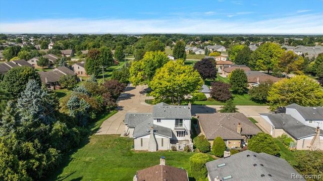 46636 E Oakwood Drive 55, Macomb, MI 48044