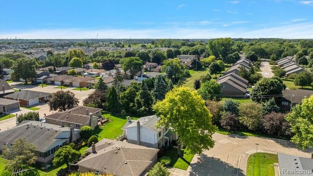 46636 E Oakwood Drive 55, Macomb, MI 48044
