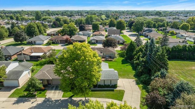 46636 E Oakwood Drive 55, Macomb, MI 48044