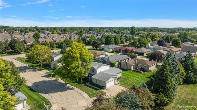 46636 E Oakwood Drive 55, Macomb, MI 48044