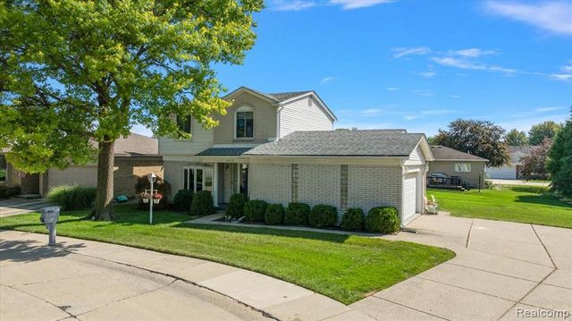 46636 E Oakwood Drive 55, Macomb, MI 48044