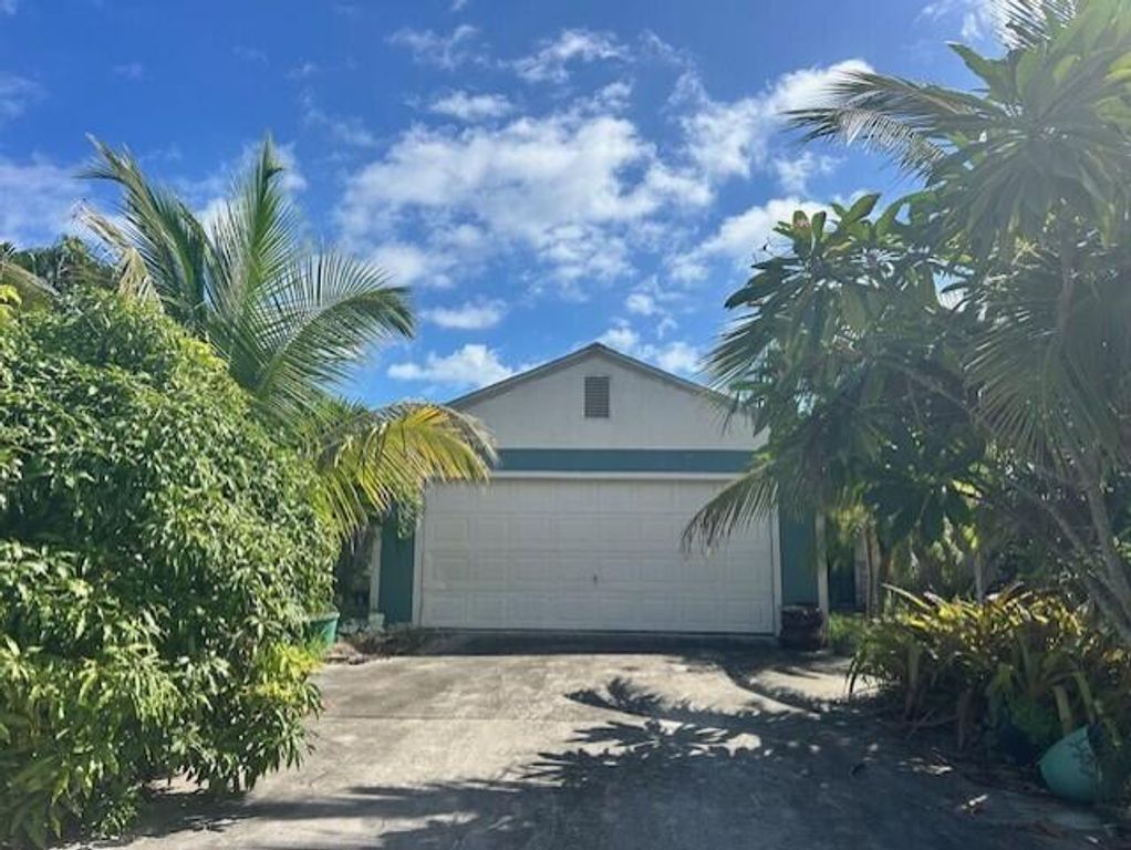 1669 NE Amy Avenue, Jensen Beach, FL 34957