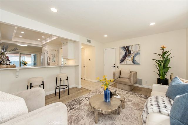 19 Alabaster Loop, Irvine, CA 92614
