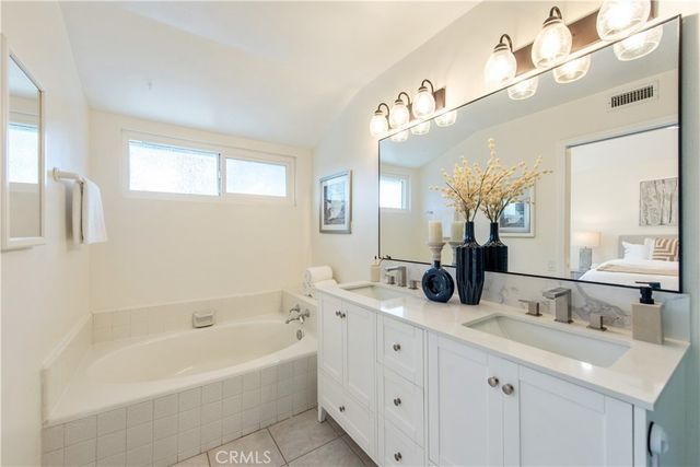 19 Alabaster Loop, Irvine, CA 92614