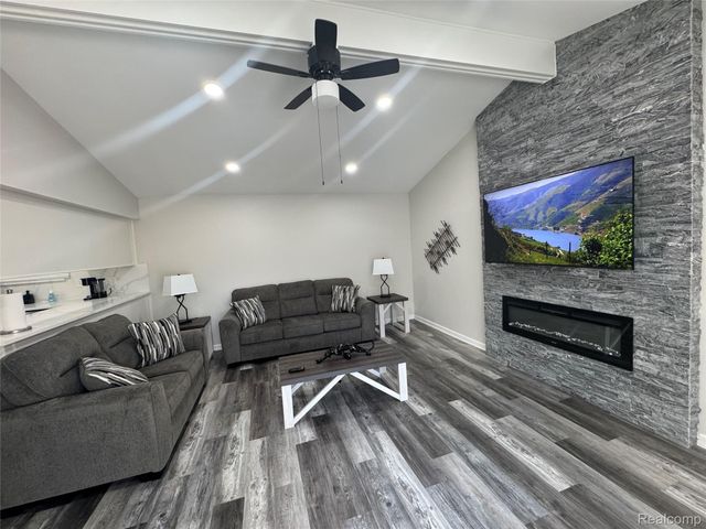 3007 Warrington Drive, Sterling Heights, MI 48310