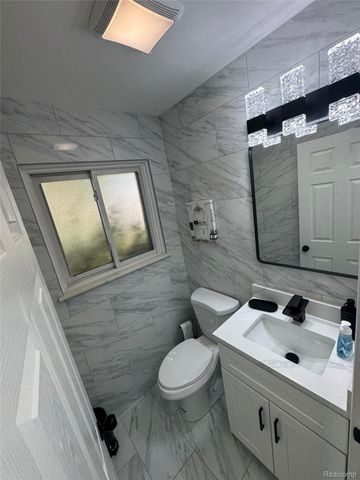 3007 Warrington Drive, Sterling Heights, MI 48310