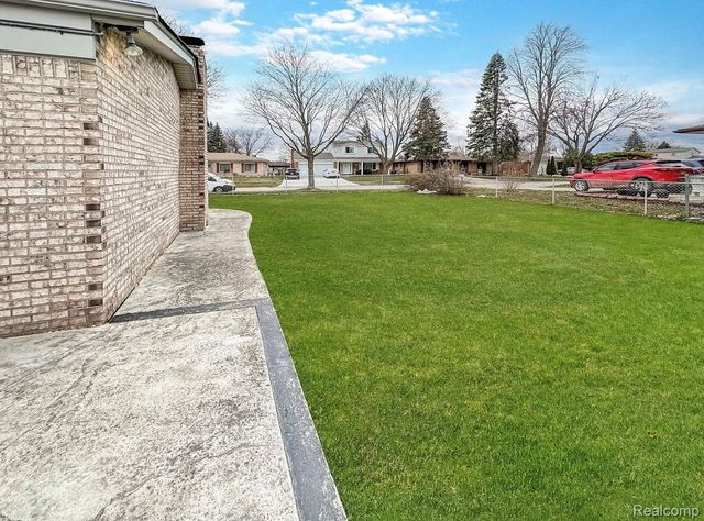 3007 Warrington Drive, Sterling Heights, MI 48310