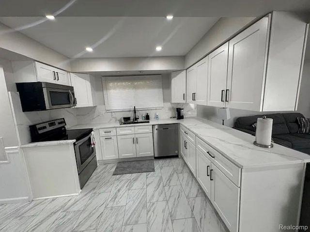 3007 Warrington Drive, Sterling Heights, MI 48310