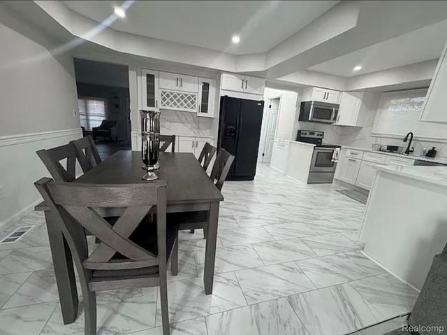 3007 Warrington Drive, Sterling Heights, MI 48310