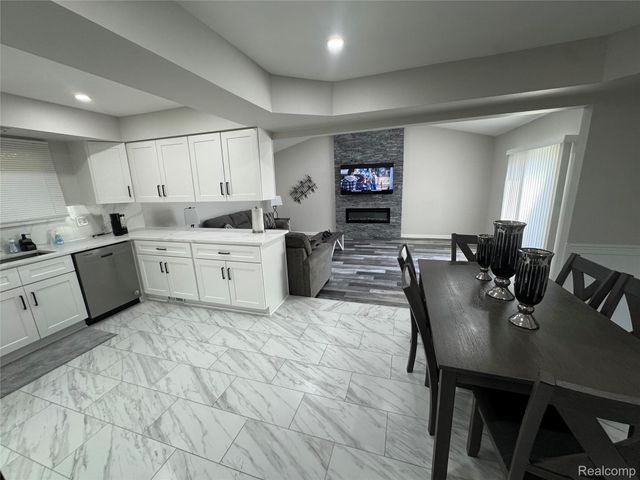 3007 Warrington Drive, Sterling Heights, MI 48310