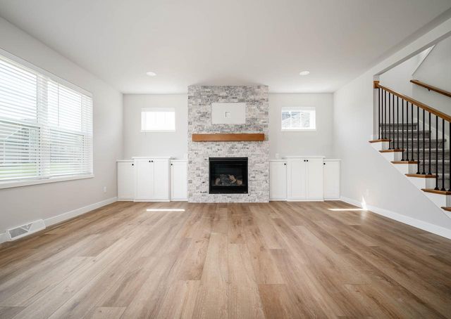 611 Clear Pond Way, Verona, WI 53593