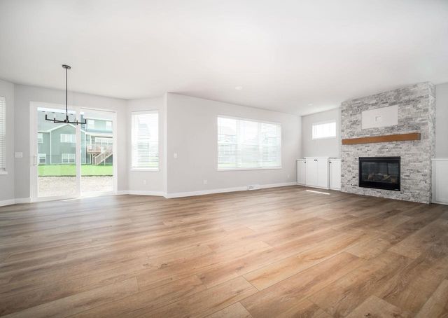 611 Clear Pond Way, Verona, WI 53593