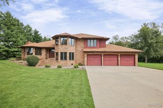250 Hoffmann Lane, Belleville, IL 62226