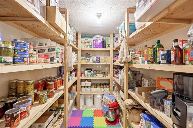 4182 W 9800 N, Cedar Hills, UT 84062