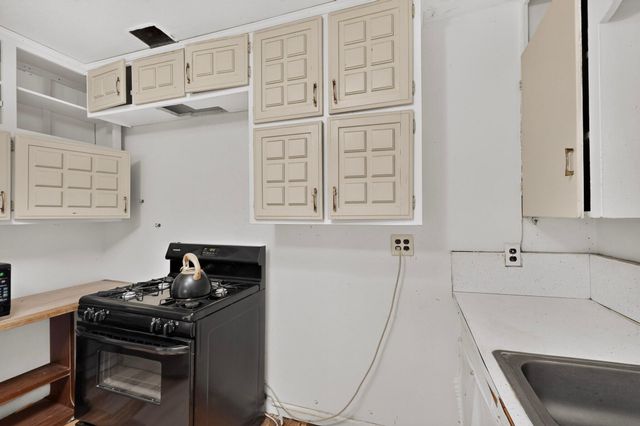 855 Delamar Avenue NW, Albuquerque, NM 87107