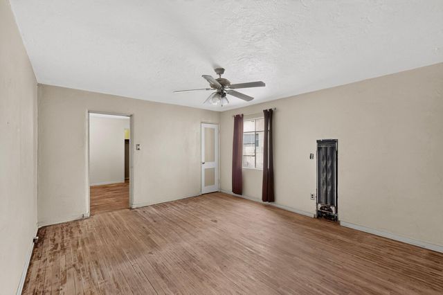 855 Delamar Avenue NW, Albuquerque, NM 87107