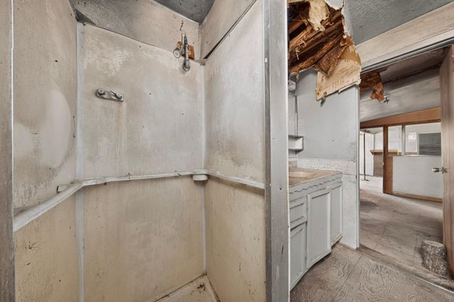 855 Delamar Avenue NW, Albuquerque, NM 87107