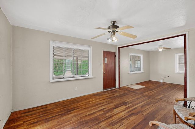855 Delamar Avenue NW, Albuquerque, NM 87107