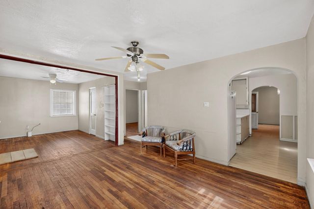 855 Delamar Avenue NW, Albuquerque, NM 87107