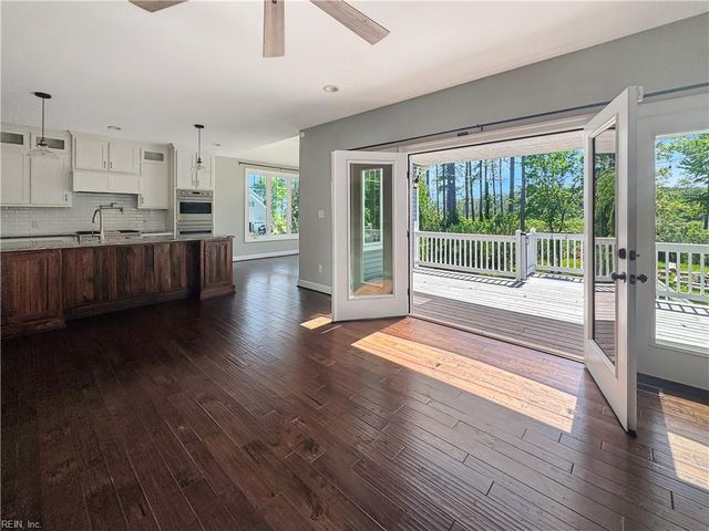 4 Walters LN, Poquoson, VA 23662