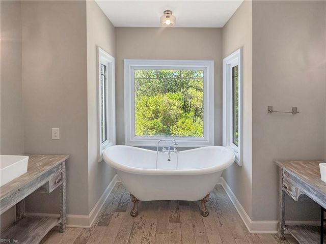 4 Walters LN, Poquoson, VA 23662