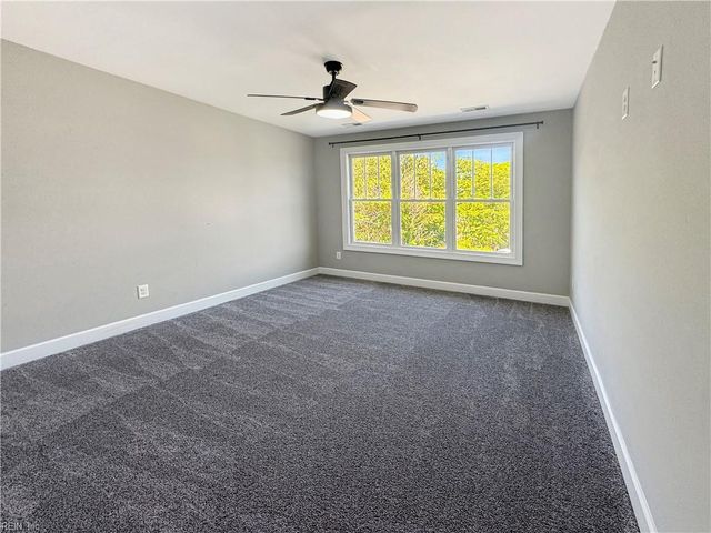 4 Walters LN, Poquoson, VA 23662
