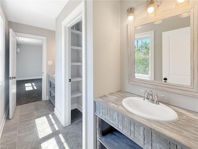 4 Walters LN, Poquoson, VA 23662
