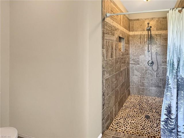 4 Walters LN, Poquoson, VA 23662