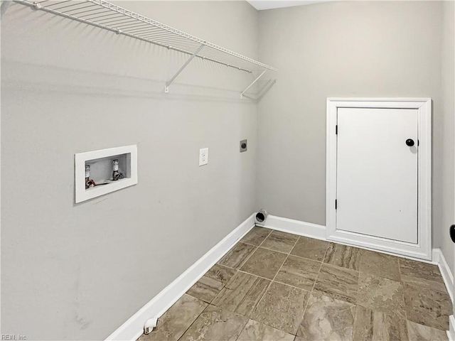 4 Walters LN, Poquoson, VA 23662