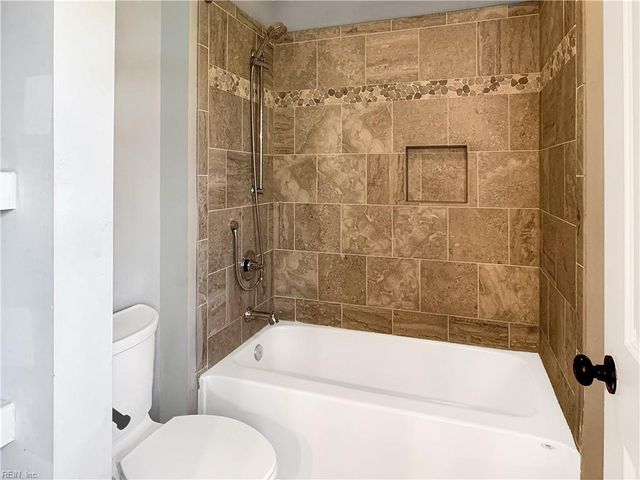 4 Walters LN, Poquoson, VA 23662