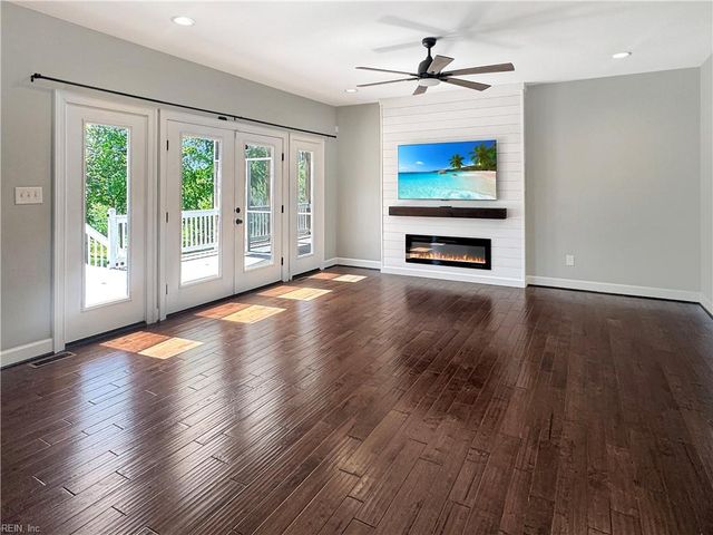 4 Walters LN, Poquoson, VA 23662