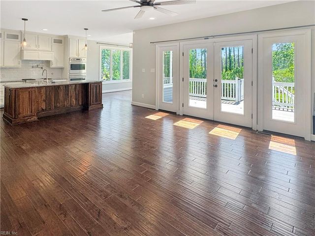 4 Walters LN, Poquoson, VA 23662