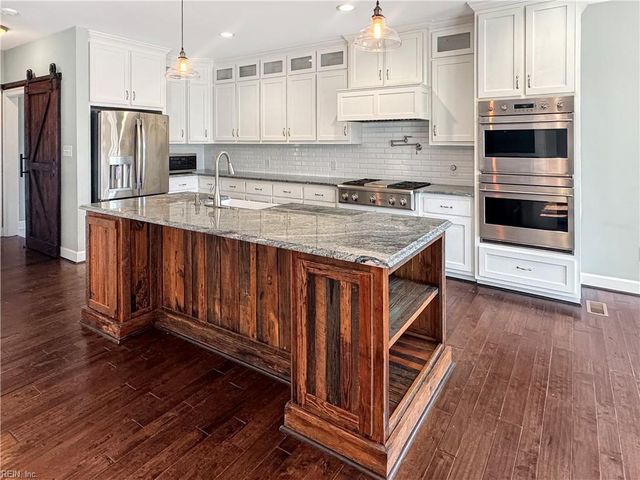 4 Walters LN, Poquoson, VA 23662