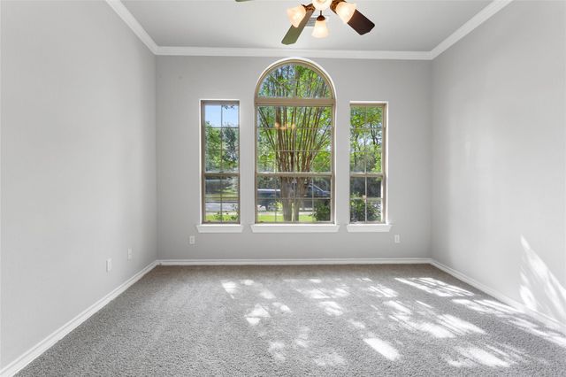 38 W Montfair Boulevard, Spring, TX 77382