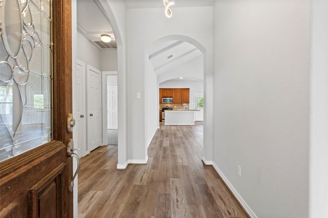 38 W Montfair Boulevard, Spring, TX 77382