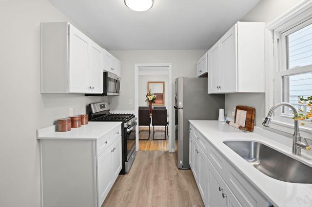 1181 Duluth Street, Saint Paul, MN 55106