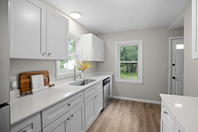 1181 Duluth Street, Saint Paul, MN 55106