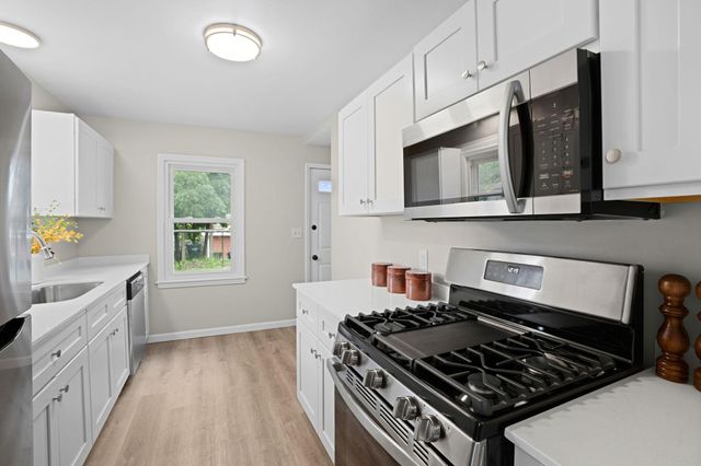 1181 Duluth Street, Saint Paul, MN 55106